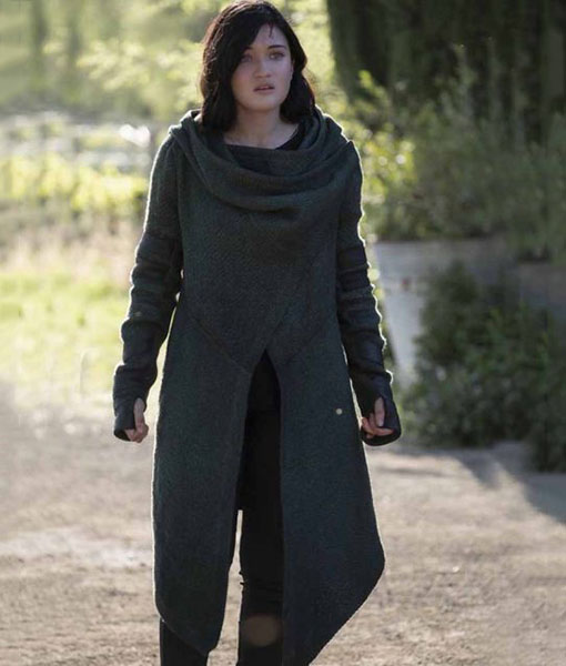 Star-Trek-Picard-Isa-Briones-Coat